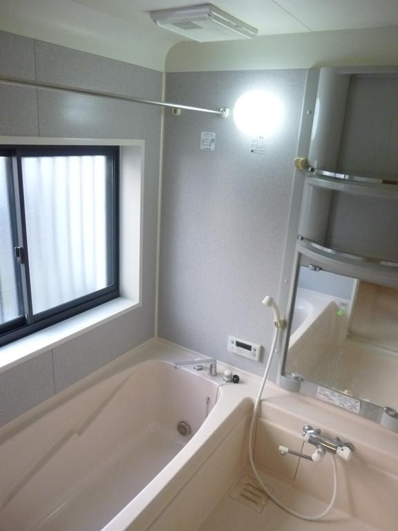 Bath. Reheating bus with a bathroom dryer! Pat ventilation if there is a window