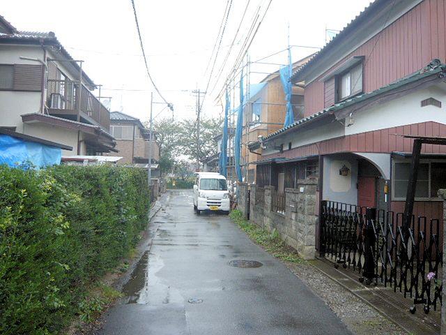 Local photos, including front road. 10 / 15 Shooting It is a quiet residential area