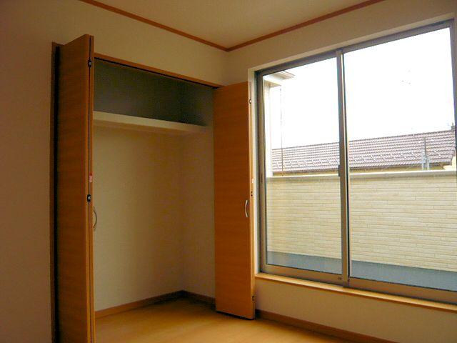 Non-living room. Second floor 6 Pledge!