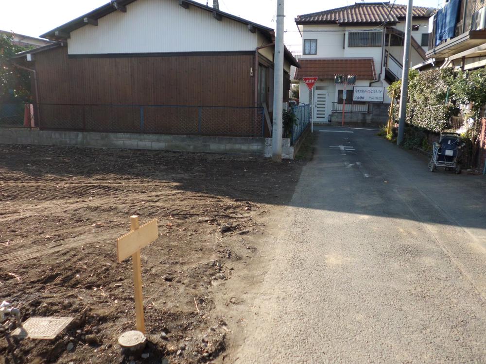 Local photos, including front road. Local (12 May 2013) Shooting