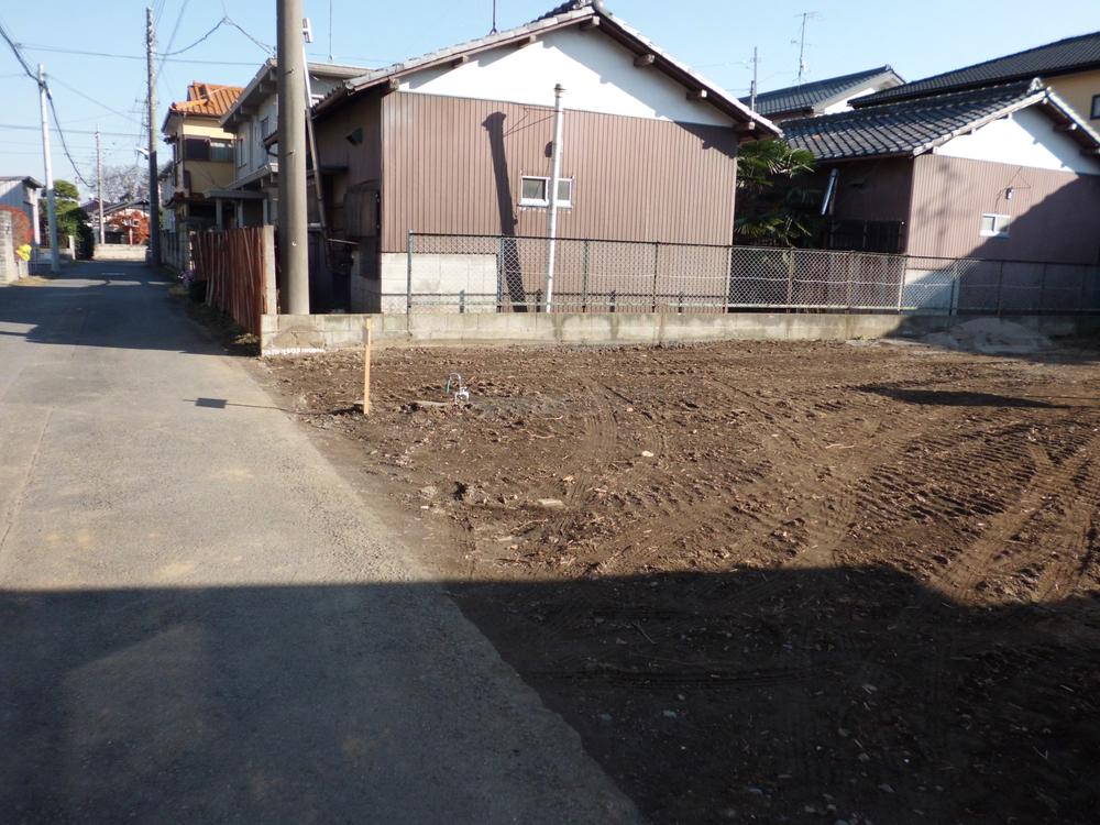 Local photos, including front road. Local (12 May 2013) Shooting