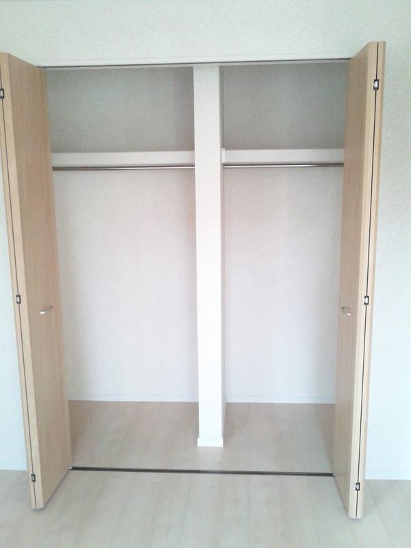 Receipt. Large closet