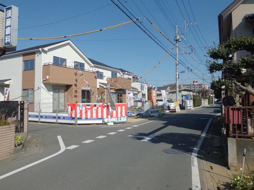 Local photos, including front road. Local (December 1, 2013) Shooting