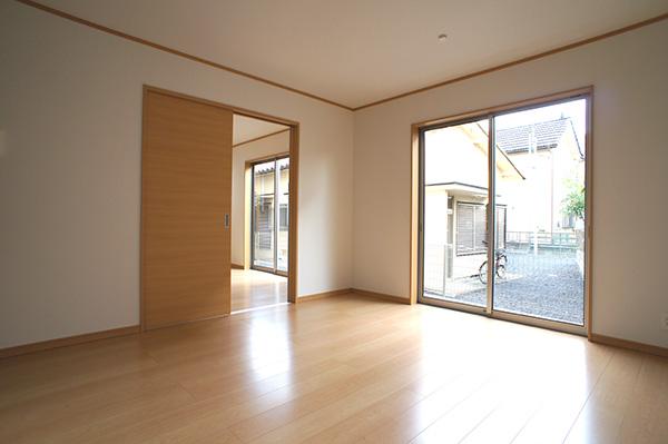 Living. South-facing living room gather natural and your family Indoor (12 May 2013) Shooting