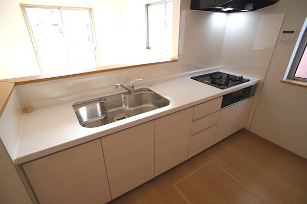 Kitchen. Produce a warm time face-to-face kitchen of your family Indoor (12 May 2013) Shooting