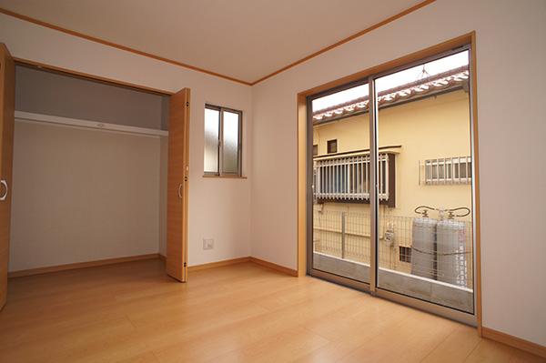 Non-living room. Indoor (12 May 2013) Shooting