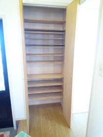 Entrance. Footwear housed Installed at the entrance!