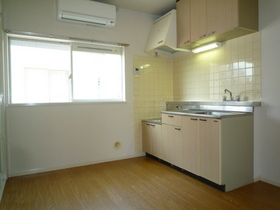 Kitchen. Gas stove can be installed kitchen