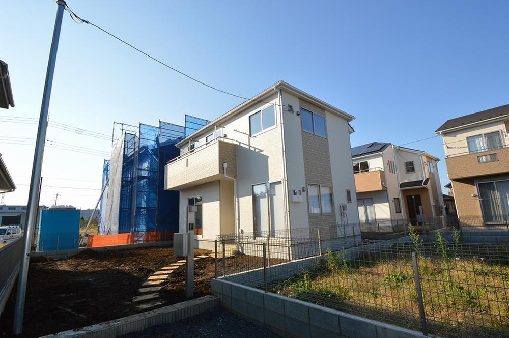 Local appearance photo. Local (12 May 2013) Shooting