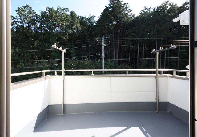 Balcony. Wide balcony of depth (2013 September shooting).