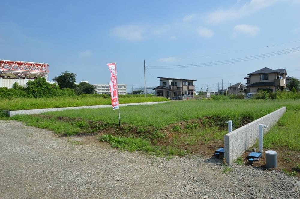 Local photos, including front road. Local (August 2013) Shooting