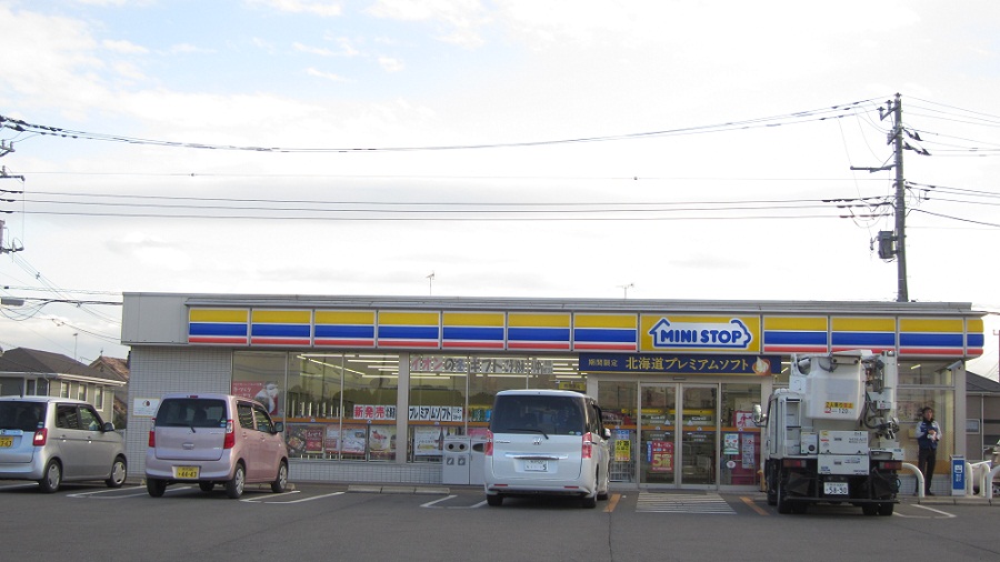 Convenience store. MINISTOP Hidaka High School before store up (convenience store) 728m
