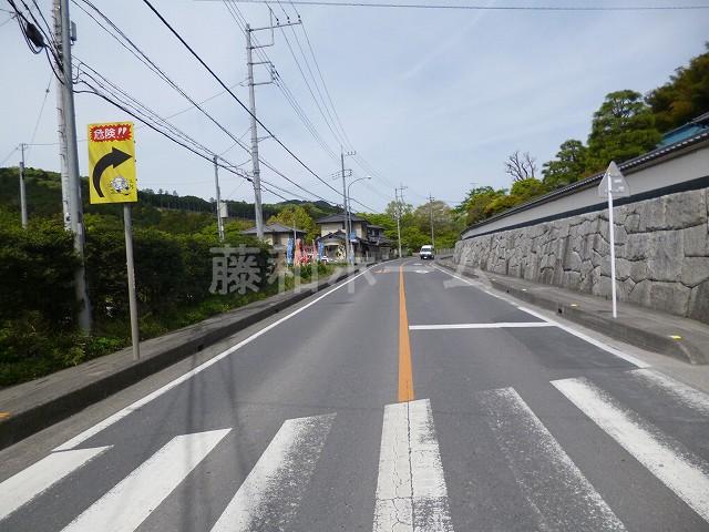 Local photos, including front road. Local (April 2013) Shooting