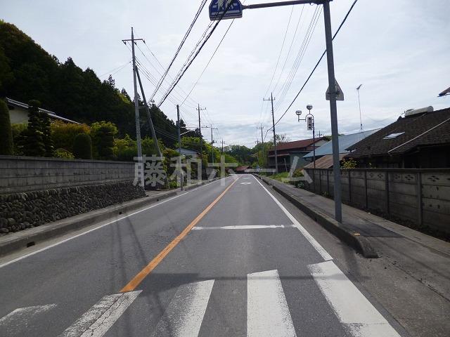 Local photos, including front road. Local (April 2013) Shooting