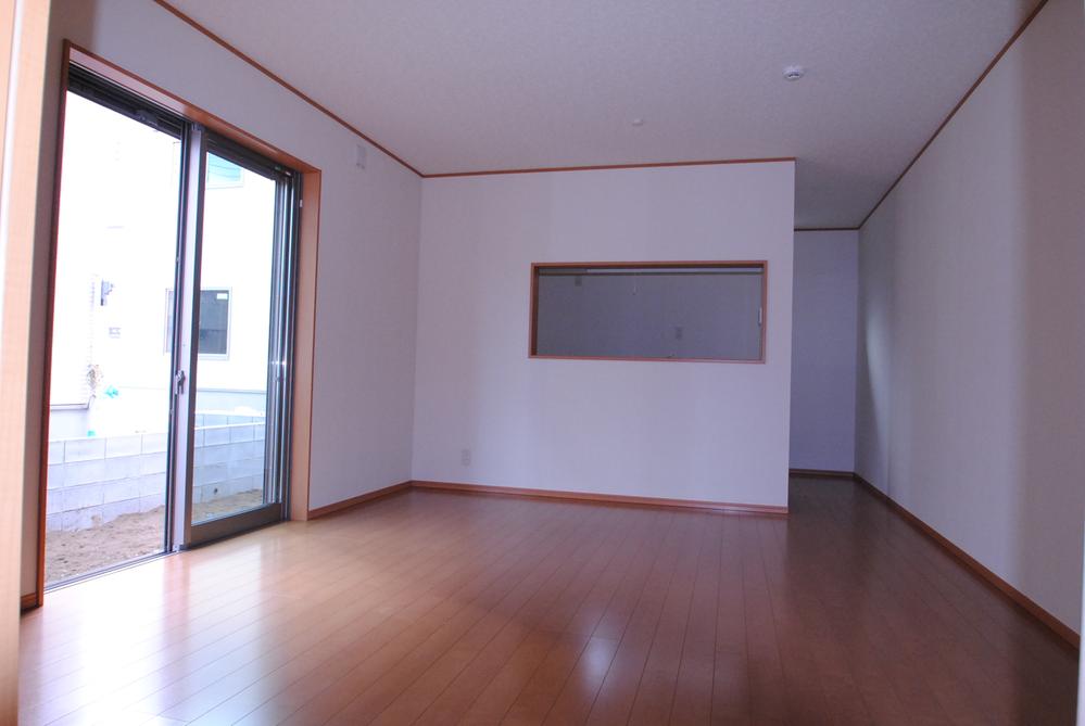 Same specifications photos (living). Same specifications