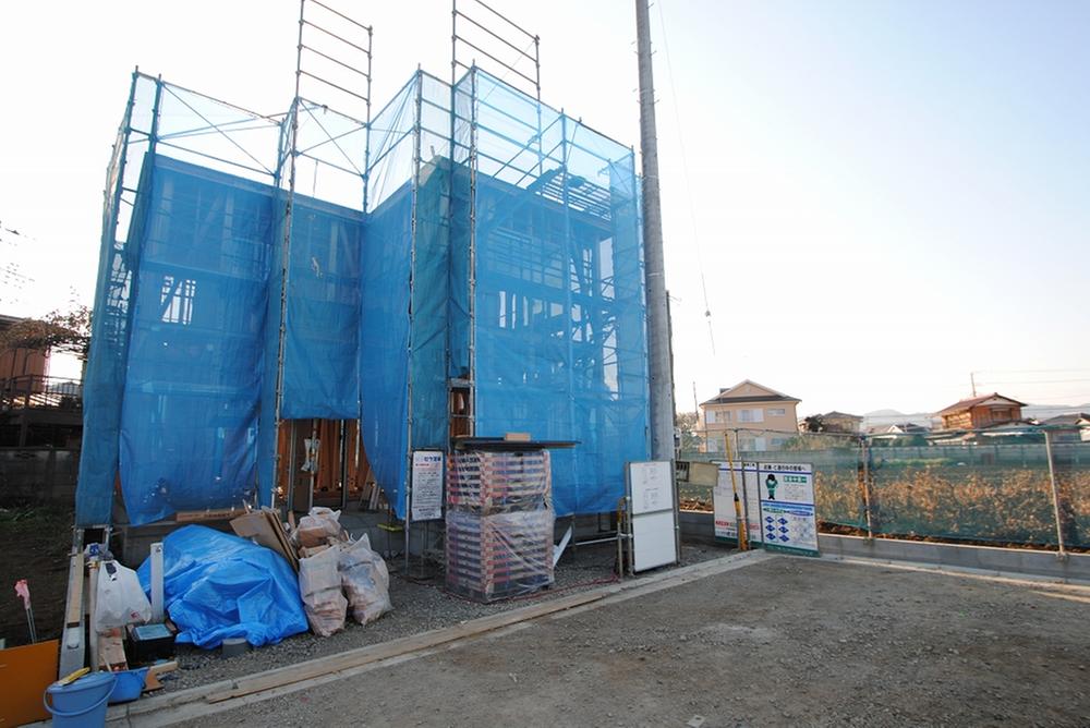 Local appearance photo. Local (12 May 2013) Shooting