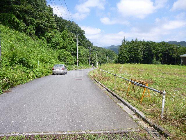 Local photos, including front road. Local (July 2013) Shooting