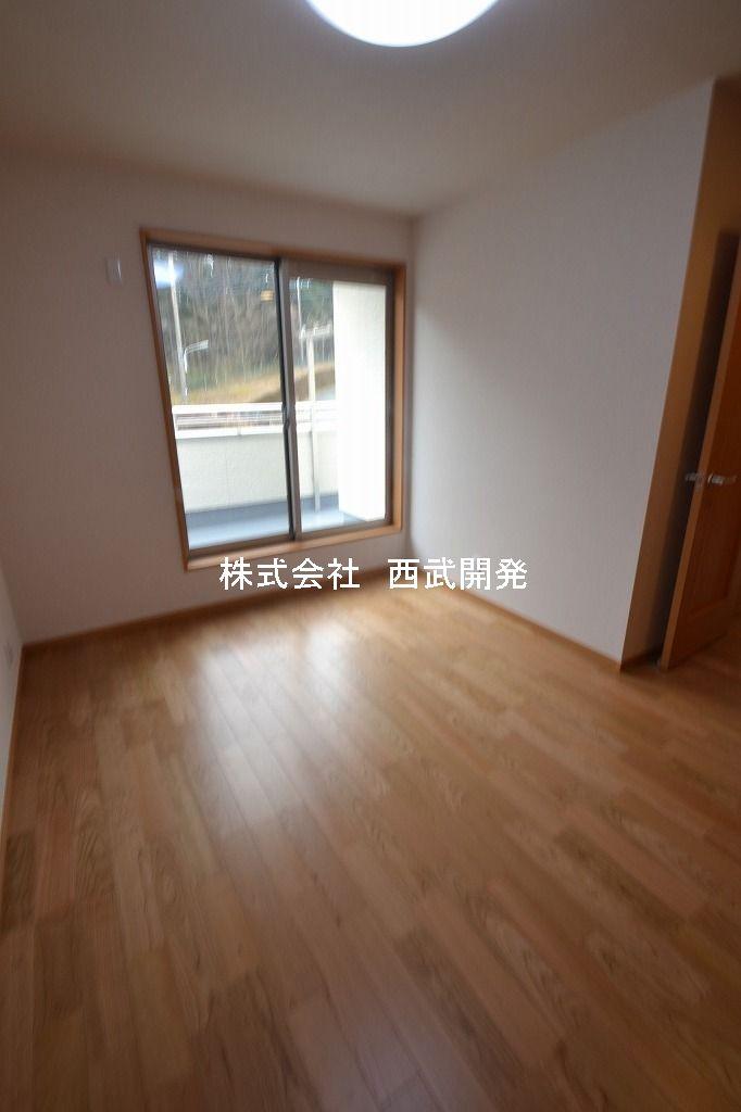 Non-living room. Indoor (February 2013) Shooting