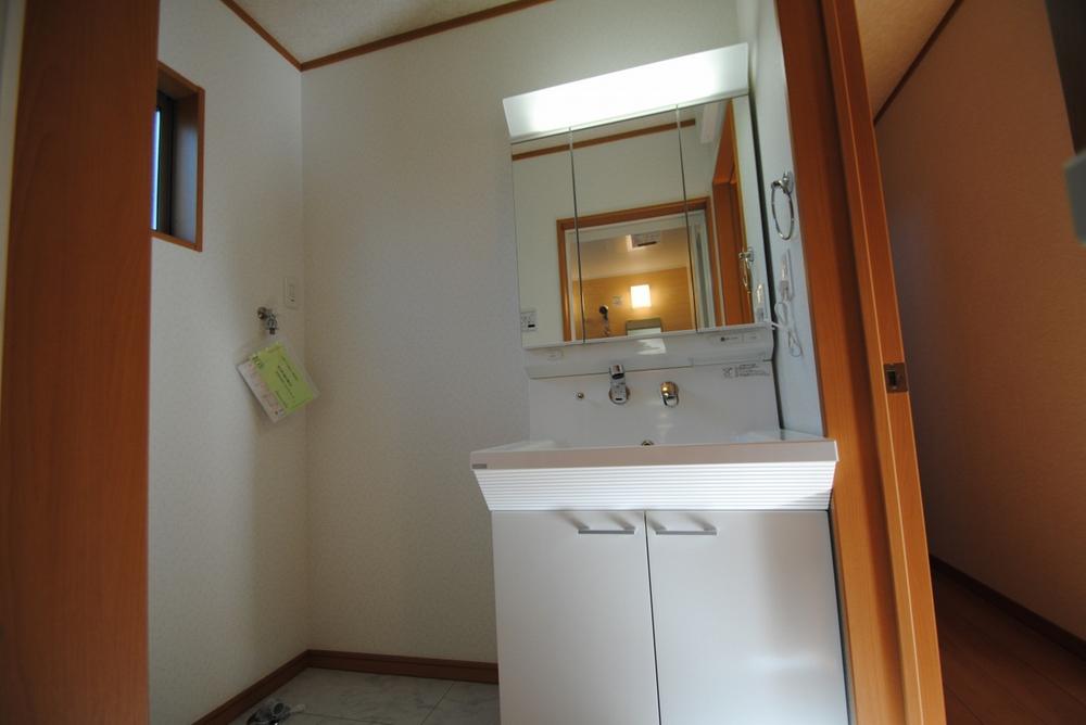 Wash basin, toilet. Indoor (11 May 2013) Shooting