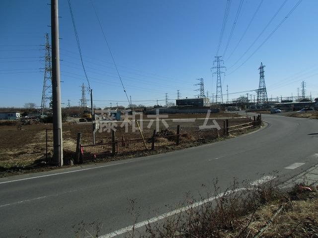 Local photos, including front road. Local (January 2013) Shooting