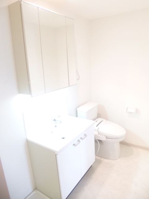 Washroom. It is also beautiful washstand ☆