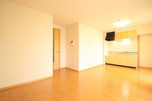 Living and room. Apamanshop Tsurugashima shop TEL: 049-233-7511