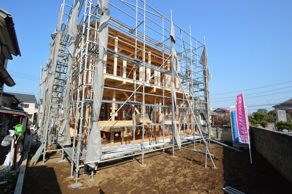 Local appearance photo. Local (12 May 2013) Shooting