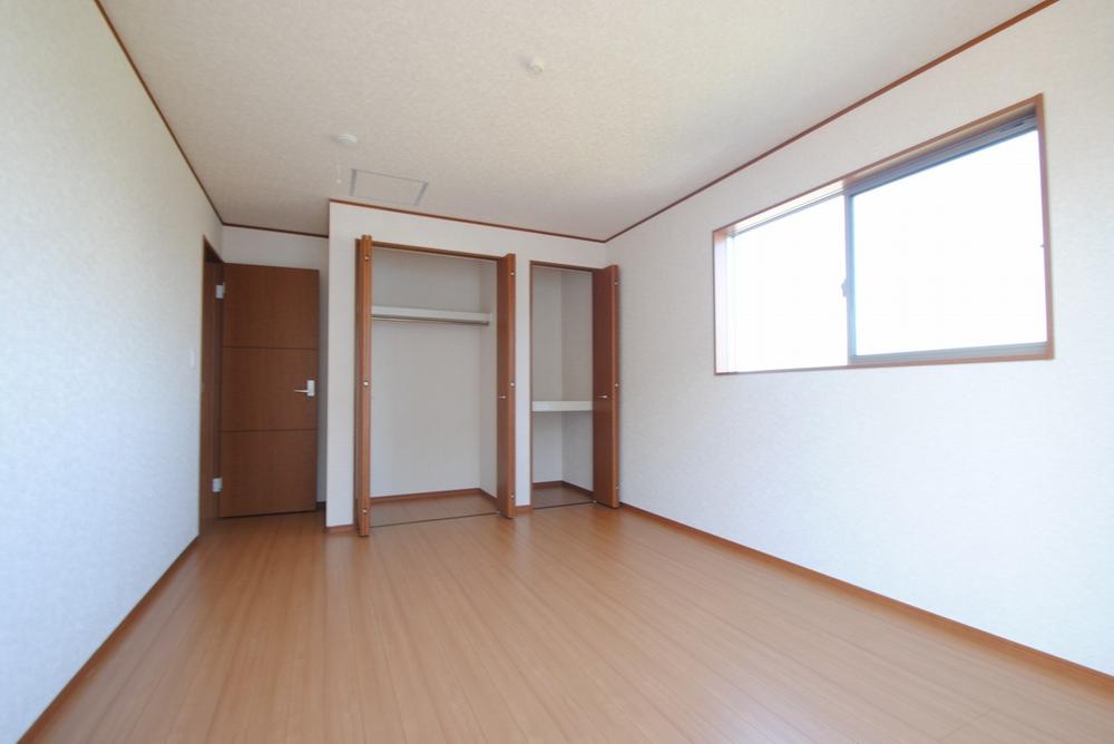 Same specifications photos (Other introspection). Same specifications