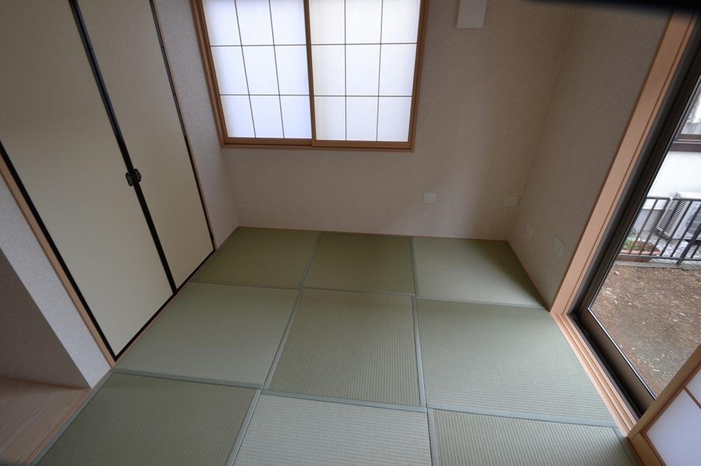 Same specifications photos (Other introspection). Same specifications