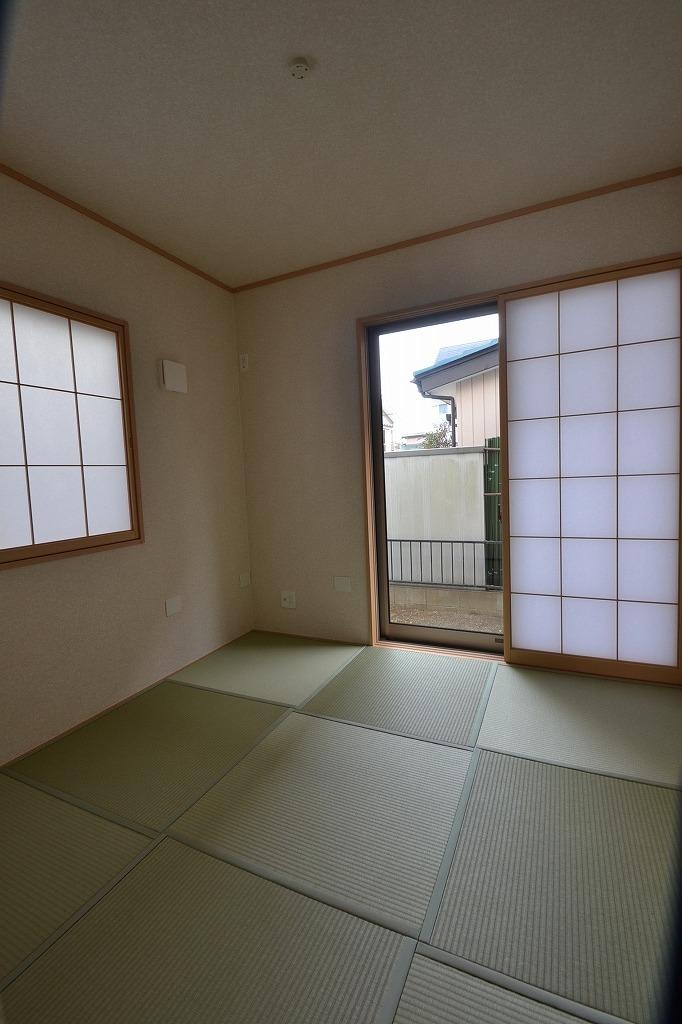 Same specifications photos (Other introspection). Same specifications