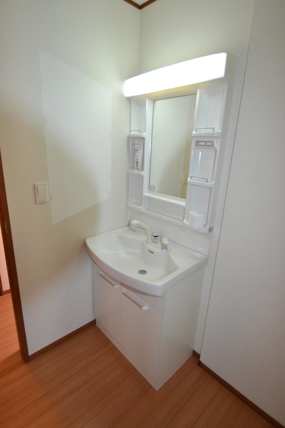 Wash basin, toilet. Same specifications