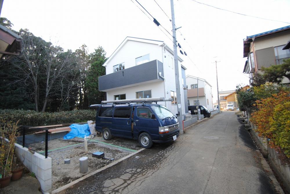 Local appearance photo. Local (12 May 2013) Shooting