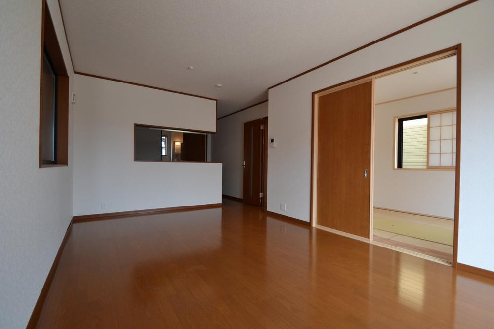 Same specifications photos (living). Same specifications