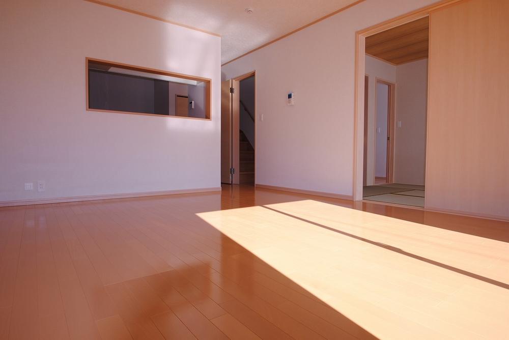 Same specifications photos (living). Same specifications