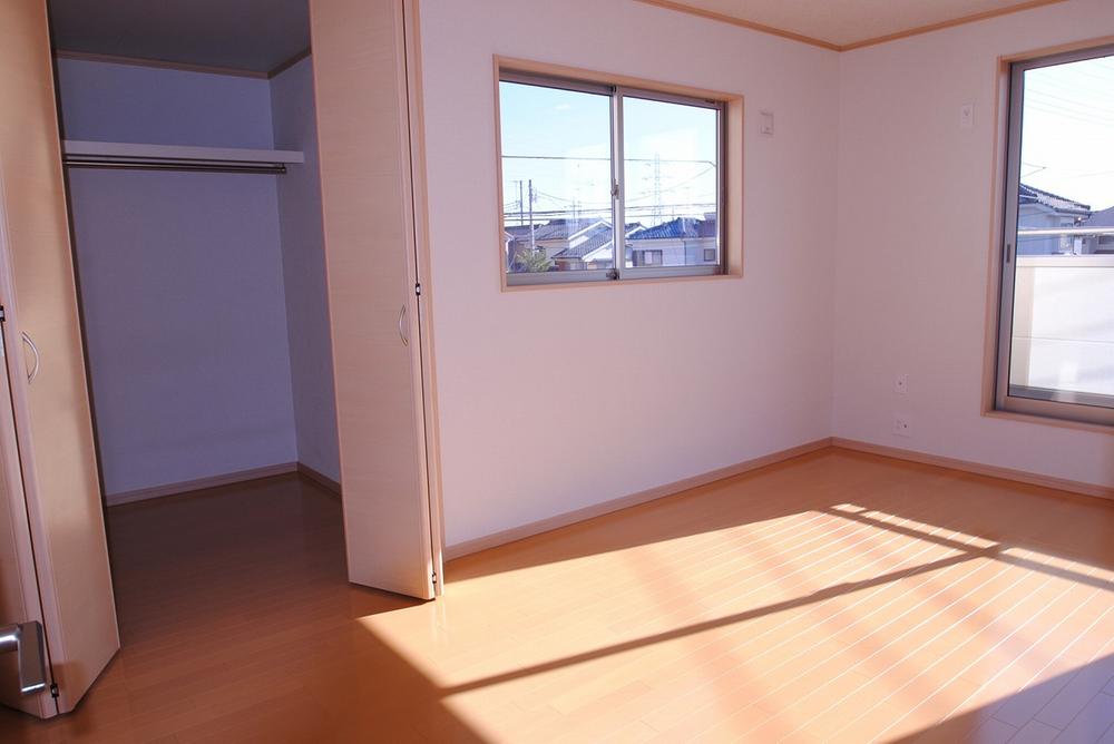 Same specifications photos (Other introspection). Same specifications