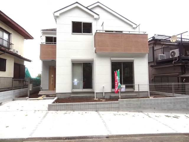 Local appearance photo. Indoor (10 May 2013) Shooting