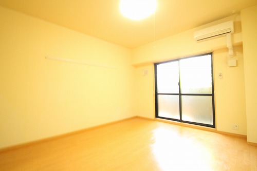 Living and room. Apamanshop Tsurugashima shop TEL: 049-233-7511