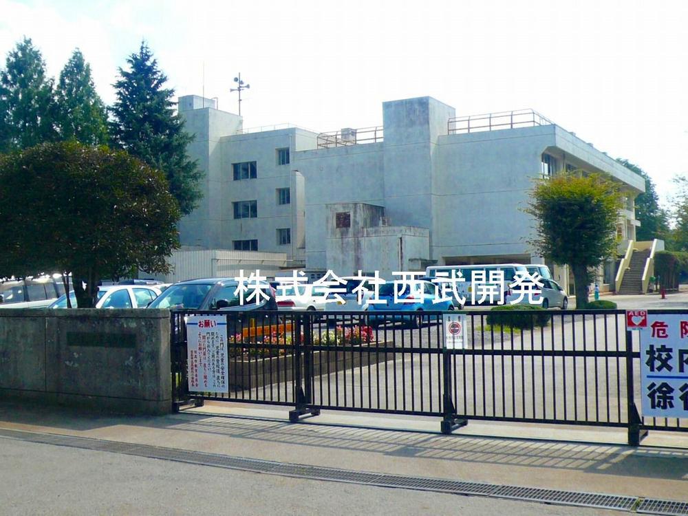 Primary school. 2082m to the Hidaka Municipal Takahagi North Elementary School