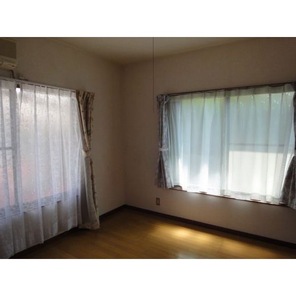 Other. 1F Western-style