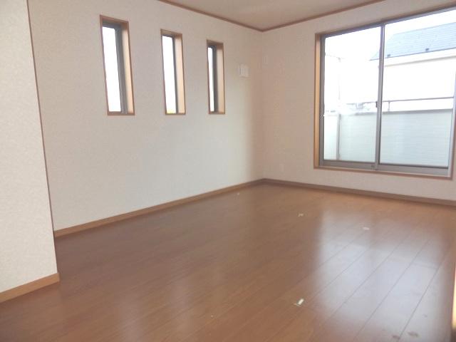 Non-living room. Indoor (11 May 2013) Shooting