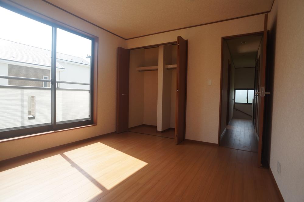 Other introspection. Indoor (September 2013) Shooting