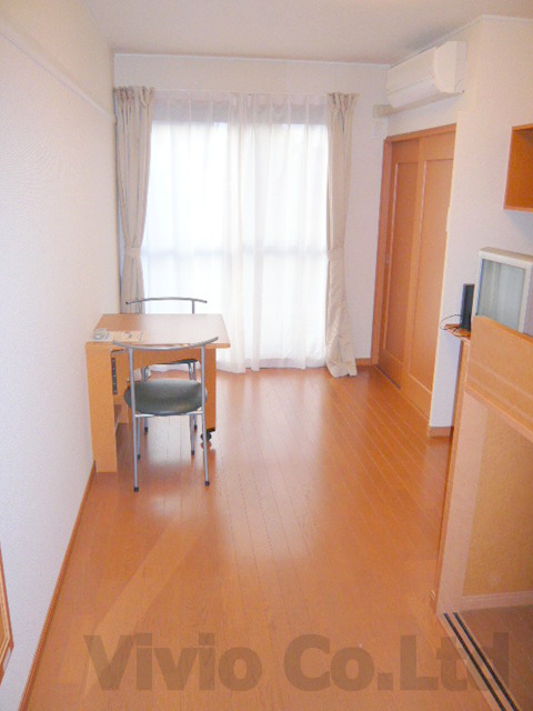 Living and room. It is possible your move anytime soon!