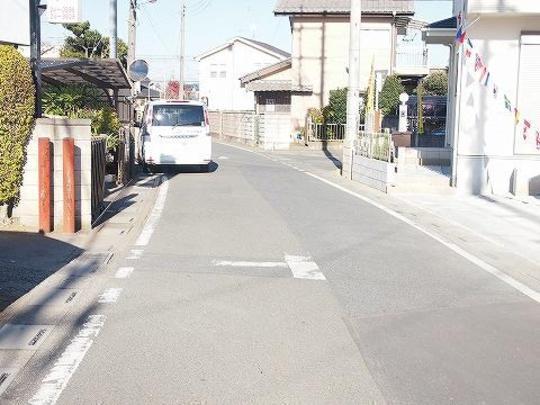 Local photos, including front road. Frontal road