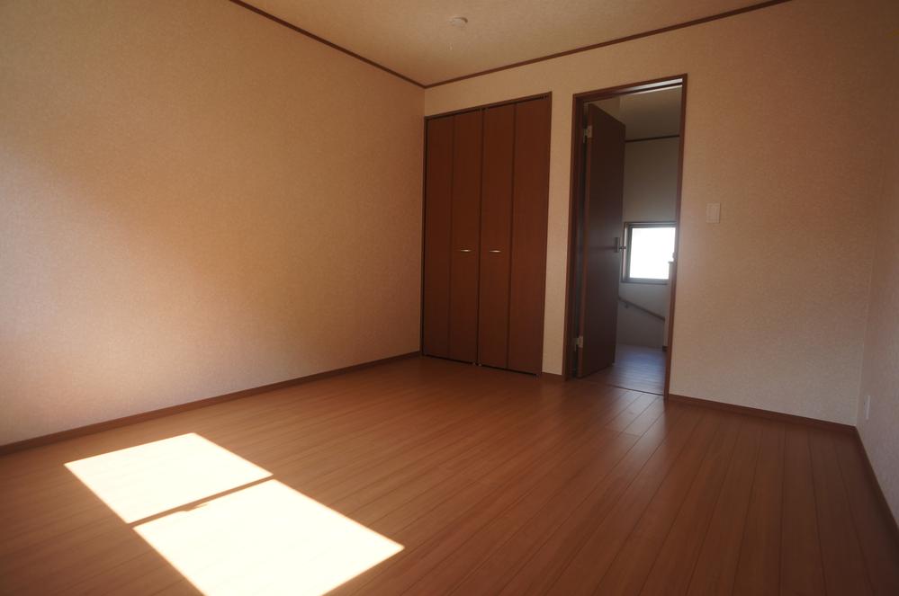 Other introspection. Indoor (September 2013) Shooting