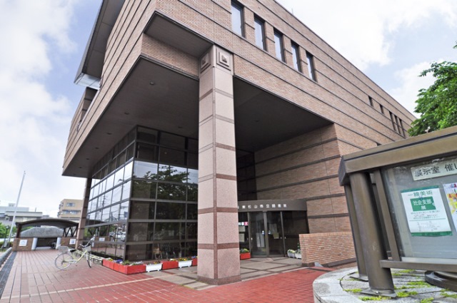 library. 800m to the Higashi-Matsuyama City Library (Library)