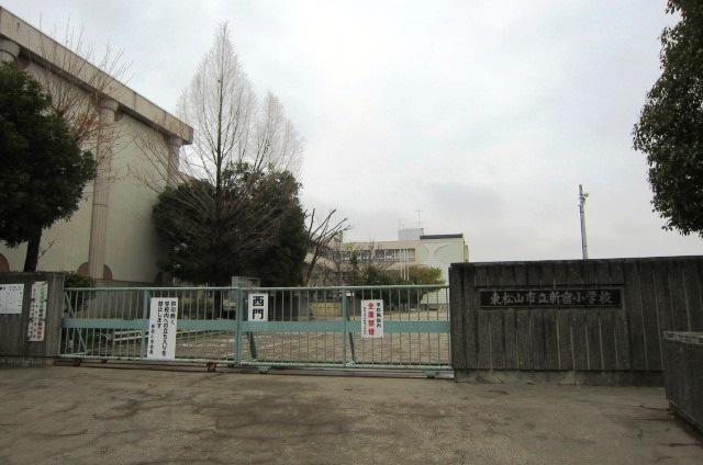Primary school. Higashimatsuyama 853m to stand Shinjuku Elementary School
