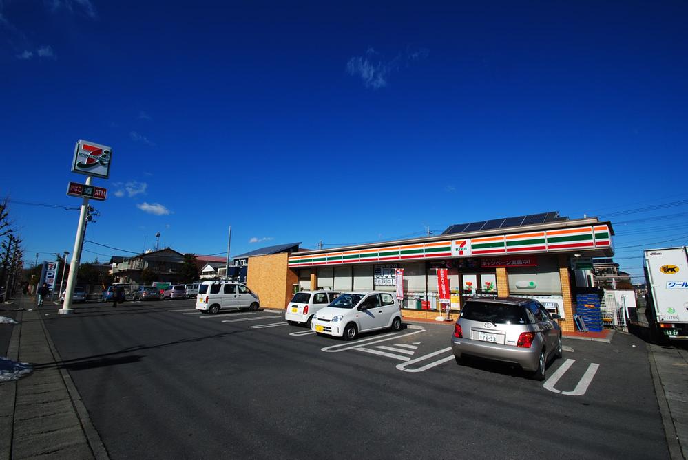 Convenience store. 1070m to Seven-Eleven