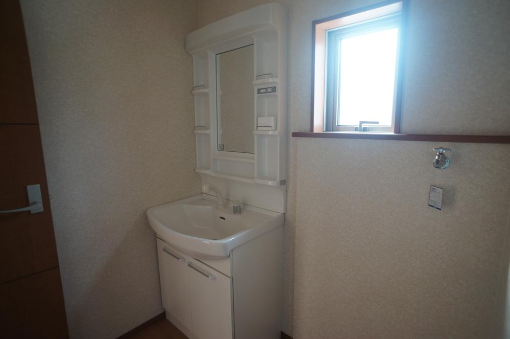 Wash basin, toilet. Indoor (September 2013) Shooting