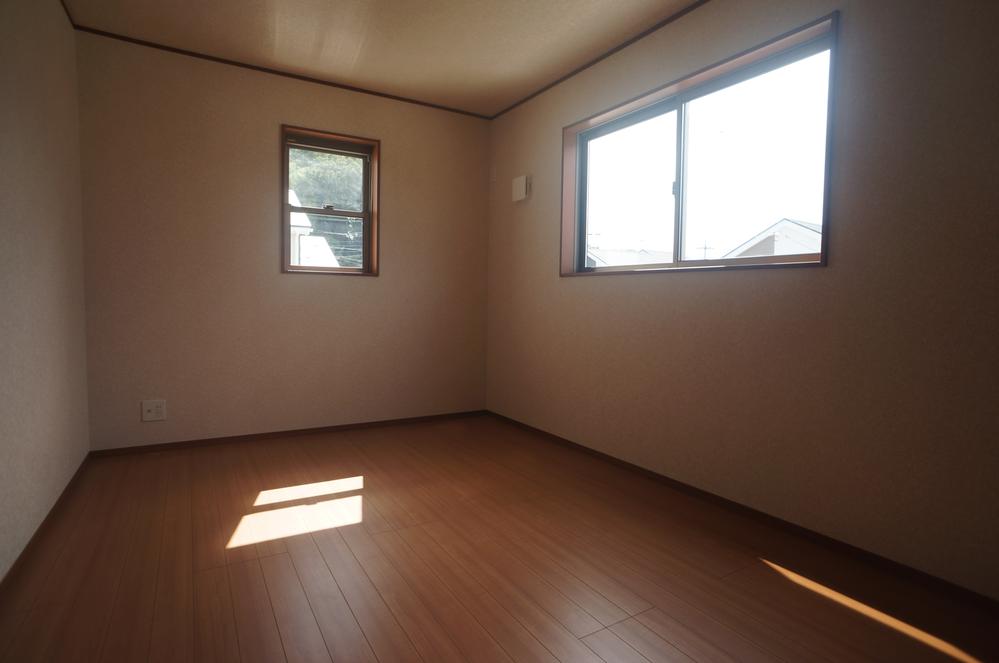 Other introspection. Indoor (September 2013) Shooting