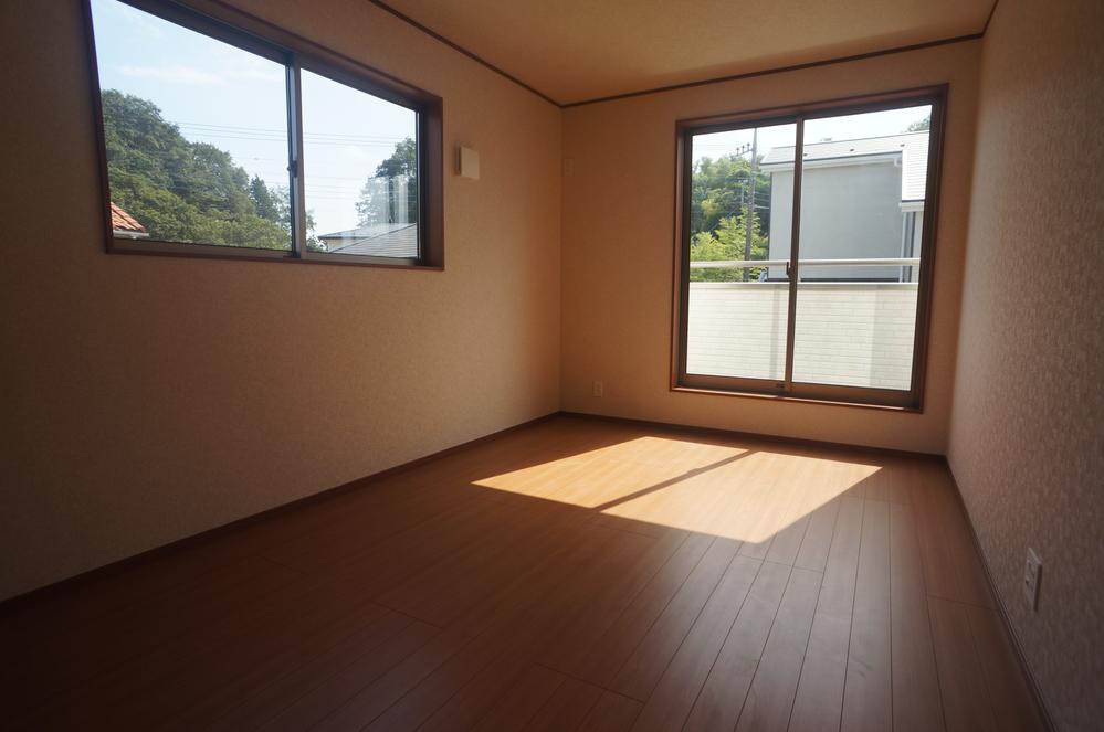 Other introspection. Indoor (September 2013) Shooting